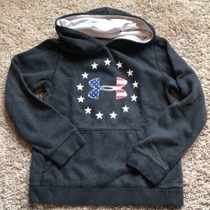 Under armor gray sweatshirt size youth large